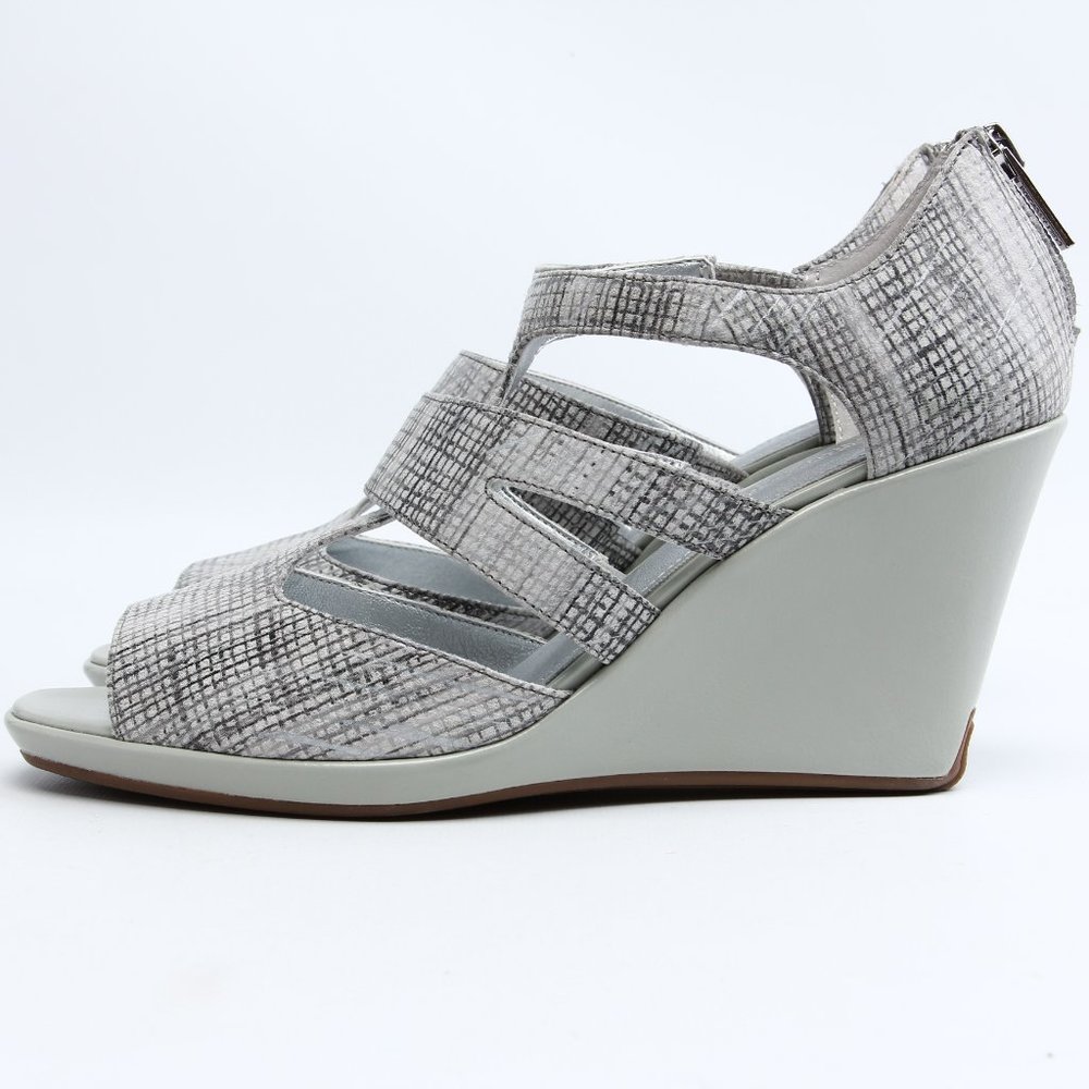 Kenneth Cole Knock of Love Grey Wedge Heel 7.5 NIB